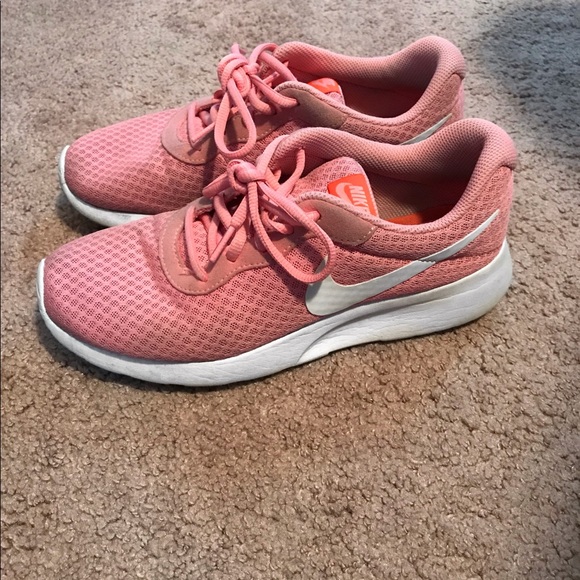 Nike Shoes - Women Nike shoes